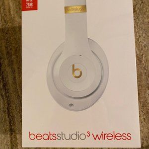 Beats by Dr. Dre Studio3 Wireless Headphoes UNOPEN